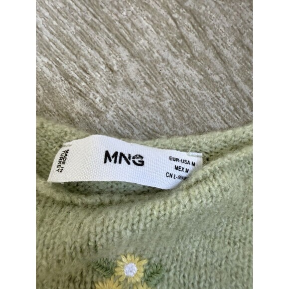 MNG Cropped Green Knit Embroidered Flower Sleeveless Top Tank Medium - Picture 5 of 6